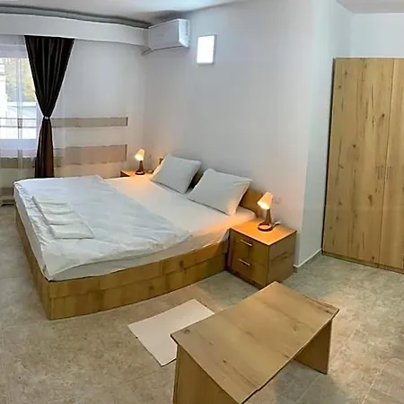 Jaz Hostel *